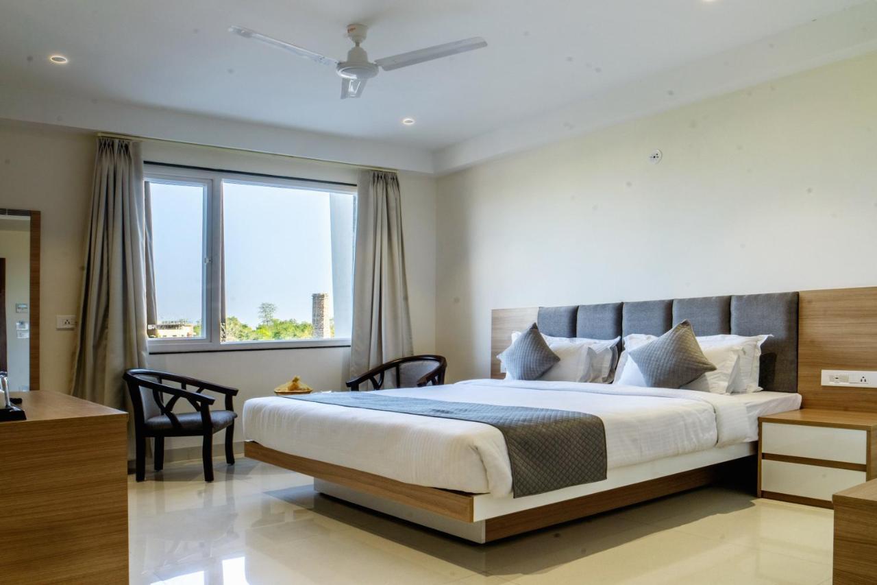 The Mangal View Residency - A Luxury Boutique Business Hotel ウダイプル エクステリア 写真