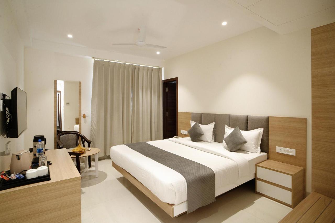 The Mangal View Residency - A Luxury Boutique Business Hotel ウダイプル エクステリア 写真