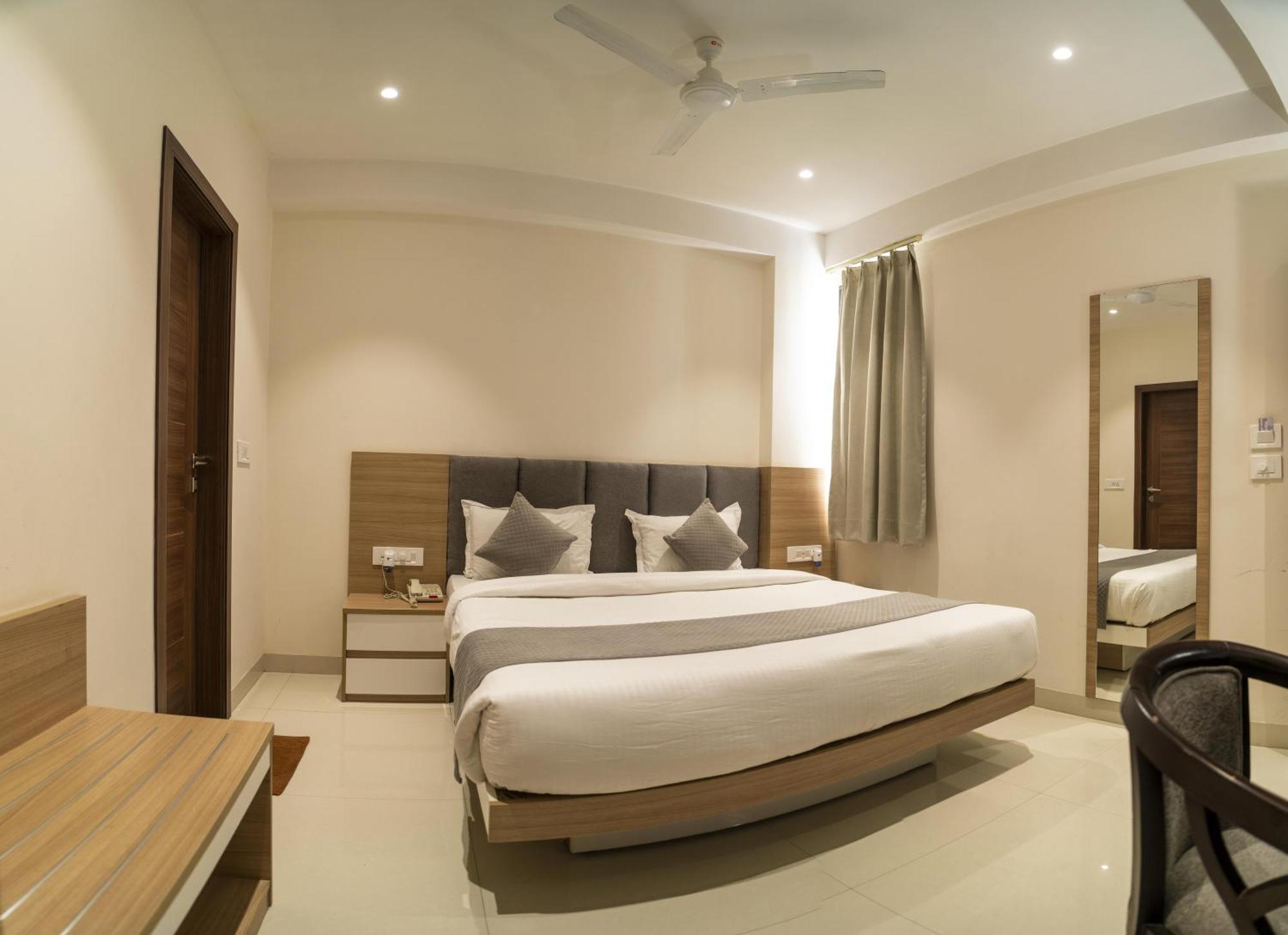 The Mangal View Residency - A Luxury Boutique Business Hotel ウダイプル エクステリア 写真