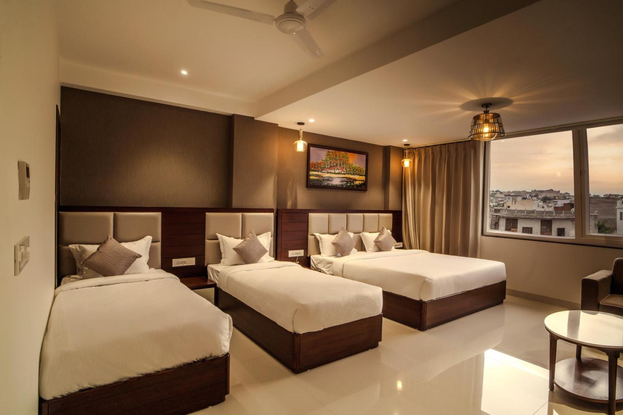 The Mangal View Residency - A Luxury Boutique Business Hotel ウダイプル エクステリア 写真