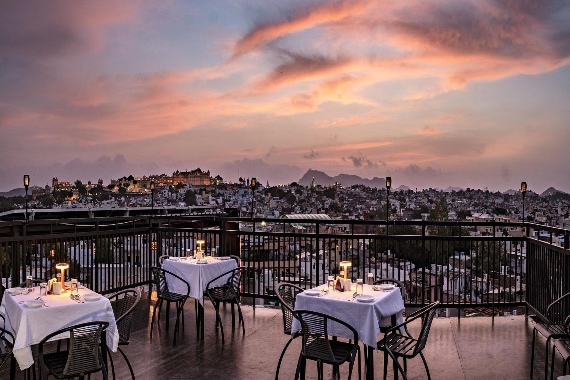 The Mangal View Residency - A Luxury Boutique Business Hotel ウダイプル エクステリア 写真
